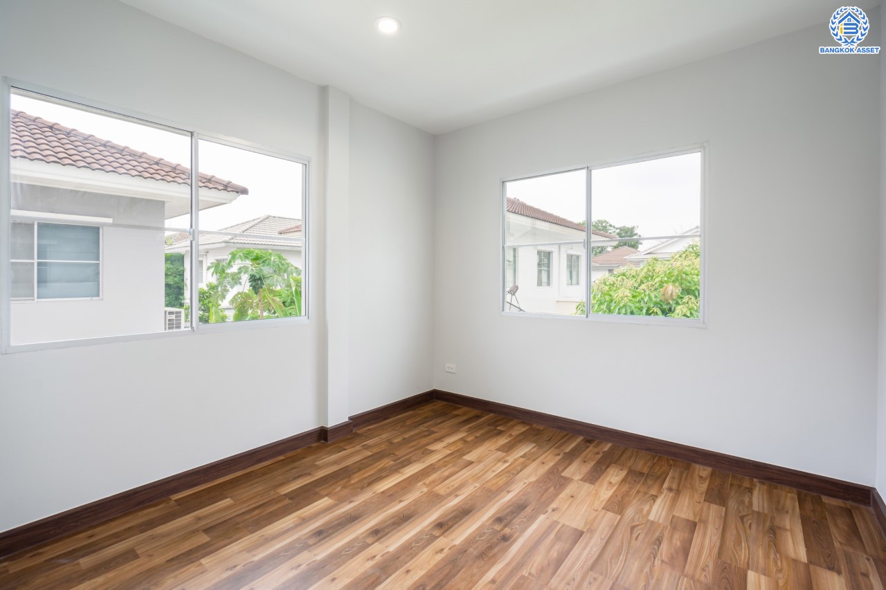 บ้านมือสองตกแต่งใหม่ คุณภาพแบรนด์ LH ม.ชัยพฤกษ์ ราชพฤกษ์-แจ้งวัฒนะ หลังมุม เนื้อที่ 58.8 ตร.ว. ฟังก์ชัน 3 ห้องนอน 3 ห้องน้ำ 2 ที่จอดรถ ภายในตกแต่งหรูหรา บนทำเลศักยภาพติดถนนราชพฤกษ์ เชื่อมสู่แจ้งวัฒนะได้อย่างรวดเร็ว และเพียง 10 นาทีถึงรถไฟฟ้า "สถานีบางรักใหญ่"...